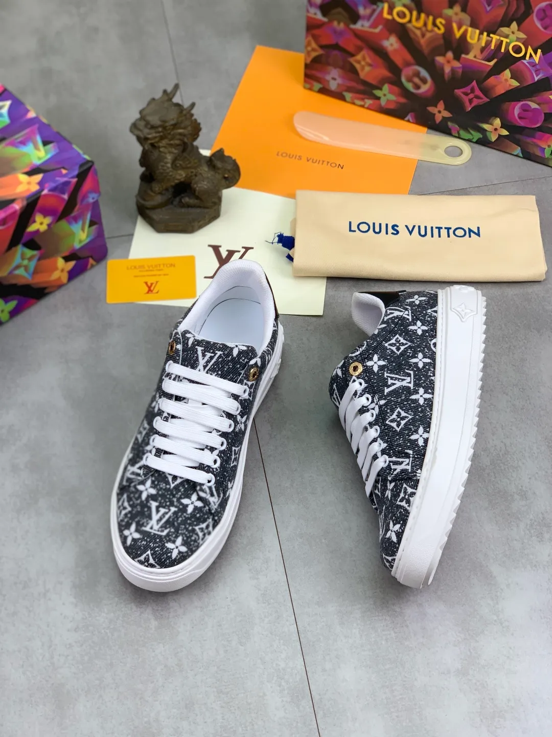 Men's men's shoes💰P520💰[New model]🆘High quality cowhide [Louis Vuitton]LV official website latest model🎁casual and fashionable men's shoes👟hot style💥simple and elegant style, exclusive for trendy men. Unique official website latest brand elements👑original decoration, fashionable and generous, the fabric is made of original denim➕comfortable and breathable mesh lining➕cow leather feet ✅The official website specifies wear-resistant casual outsole, the classic model is taken in real life🎬Color: 6️⃣colors available😍Number of codes: 38-44 Full set of packaging